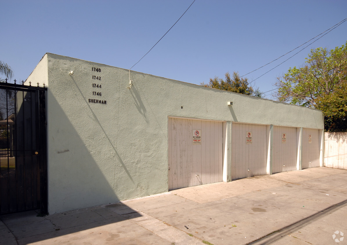 Building Photo - 1740 Sherman Pl