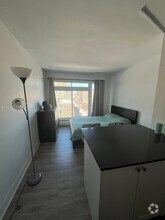 Building Photo - 105 Rue Milton