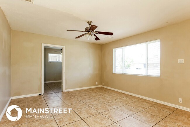 Foto del edificio - 2325 W Pinchot Ave