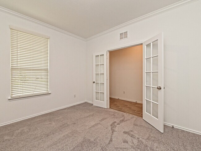 Building Photo - 1625 Holly Lk Dr