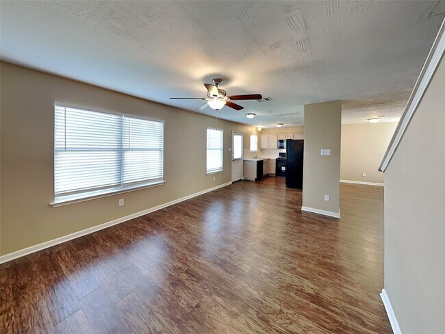 Foto del edificio - 7407 Tonsley Springs Dr