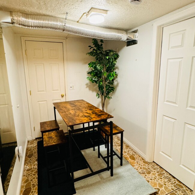 Foto del edificio - 1509 S Foothill Dr