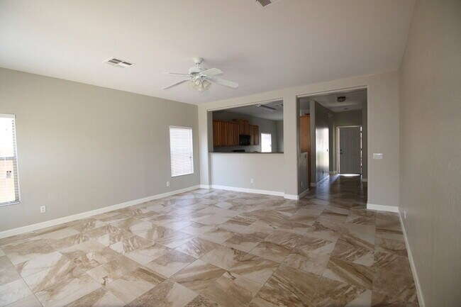 Foto del edificio - 15225 W Shaw Butte Dr