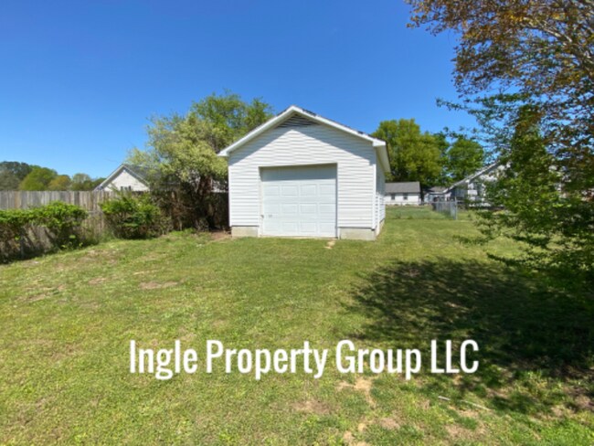 Building Photo - 101 Pear Tree Ln