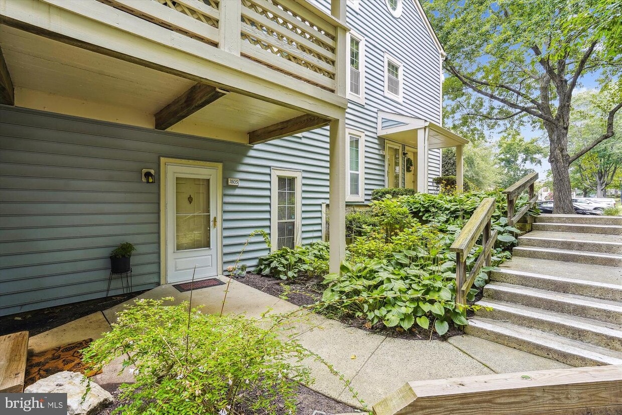 7805 Willow Point Dr Unit 7805, Falls Church, VA 22042 Apartment for