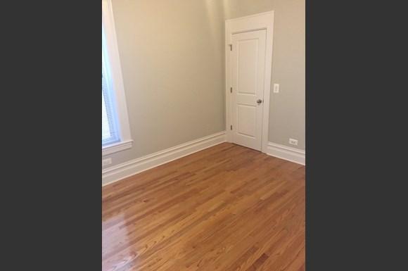 Building Photo - 4 bedroom in Chicago IL 60657