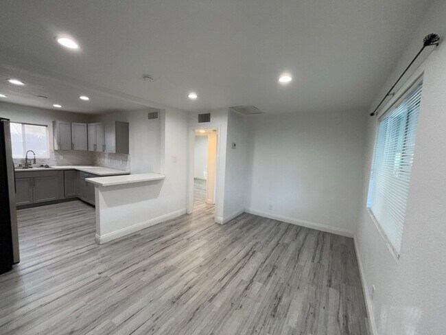 Foto del edificio - Cozy 2-Bed Oasis in the Heart of Downtown Las Vegas – Perfect for Urban Living!
