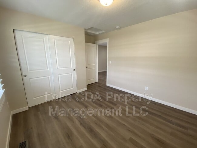 Building Photo - 6888 N Proust Dr