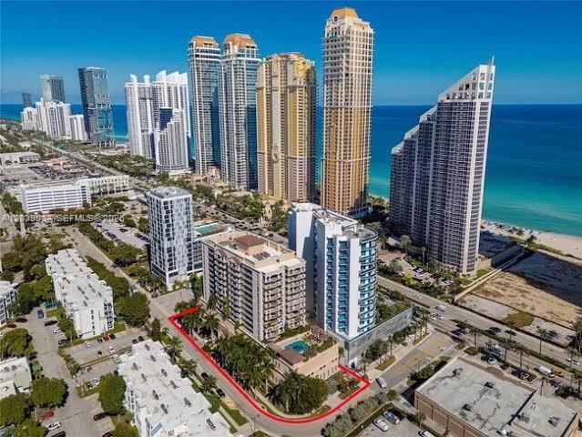 Foto del edificio - 17555 Atlantic Blvd