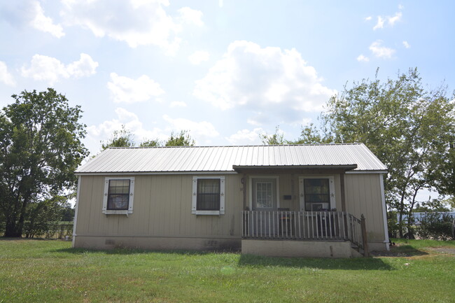 Building Photo - 716 West St