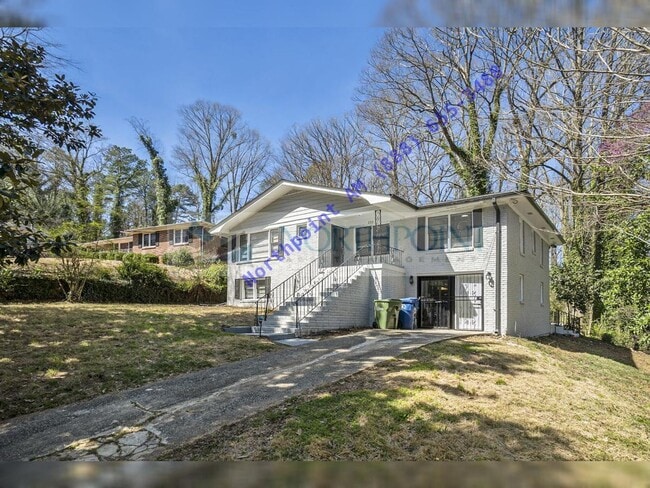 Building Photo - BR/2.5BA SFR with finished basement and back deck in NW Atlanta