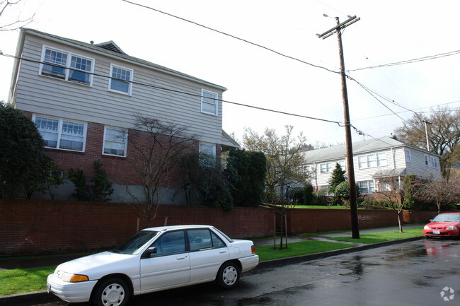 Building Photo - 2480 NW Quimby St