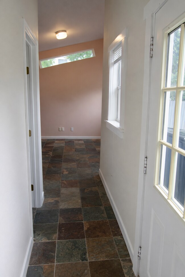 Foto del edificio - 5001 Duval St