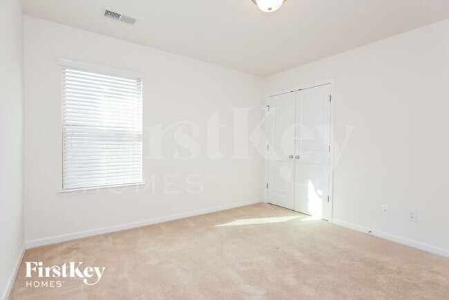 Foto del edificio - 104 Rock Hopper Ln