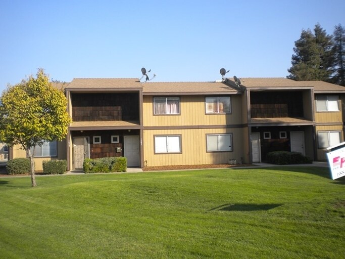 Primary Photo - 1401-1499 E Cross Ave