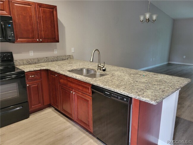 Foto del edificio - 9503 N Travis Dr