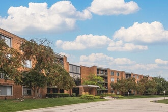 Building Photo - 1415 E Central Rd