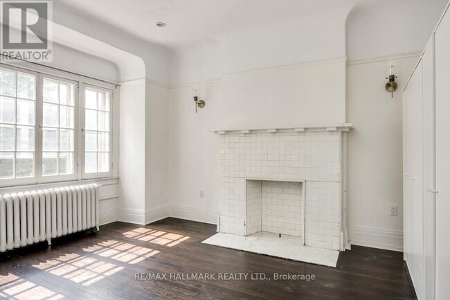Building Photo - 483 Parkside Dr