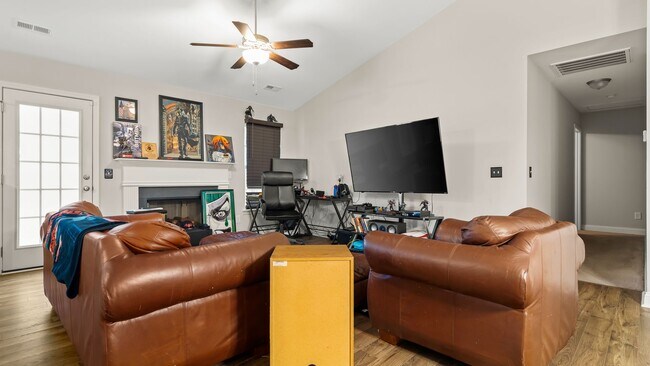 Foto del edificio - Pet-Friendly 3BR/2BA Home in Turkey Ridge | Richlands, NC