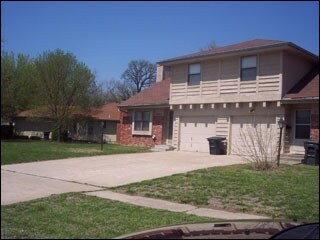 Building Photo - 2804 SW Westport Plaza Dr