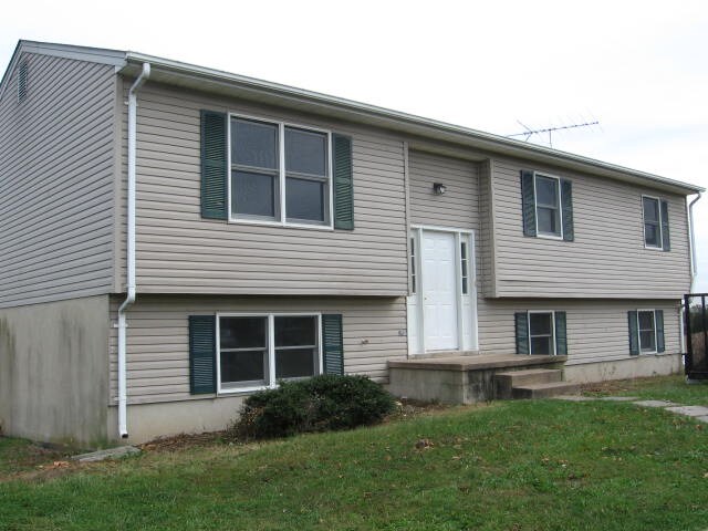 Foto principal - Bealeton Home for rent
