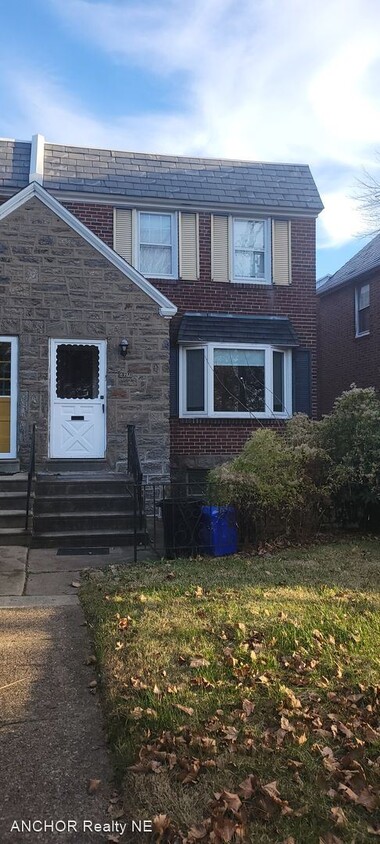 Primary Photo - 3 br, 2.5 bath House - 6911 Oxford Ave.