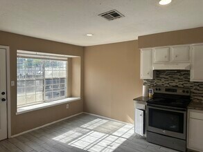 Building Photo - 12831 High Star Dr