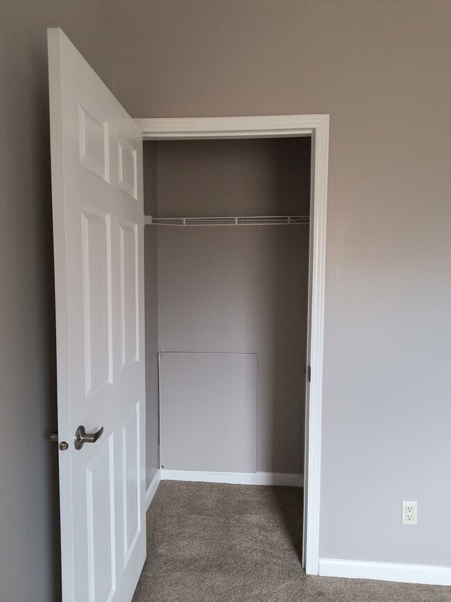 Foto del edificio - 3 bedroom 2 bathroom townhouse in Ocean Springs