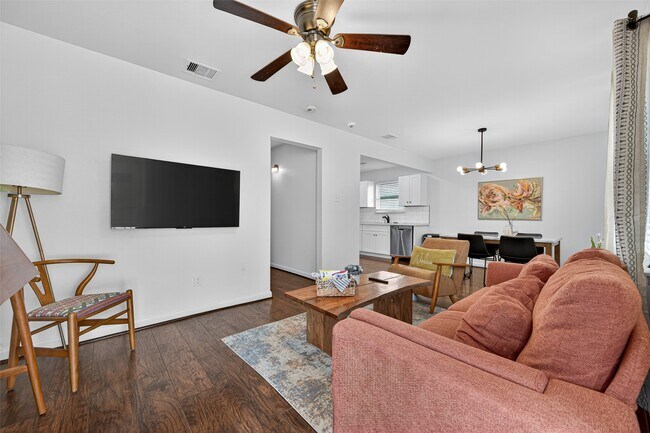Foto del edificio - 2212 Rosewood St