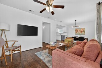 Building Photo - 2212 Rosewood St