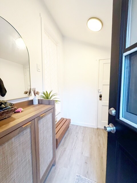Foto del edificio - 513 Juniper St