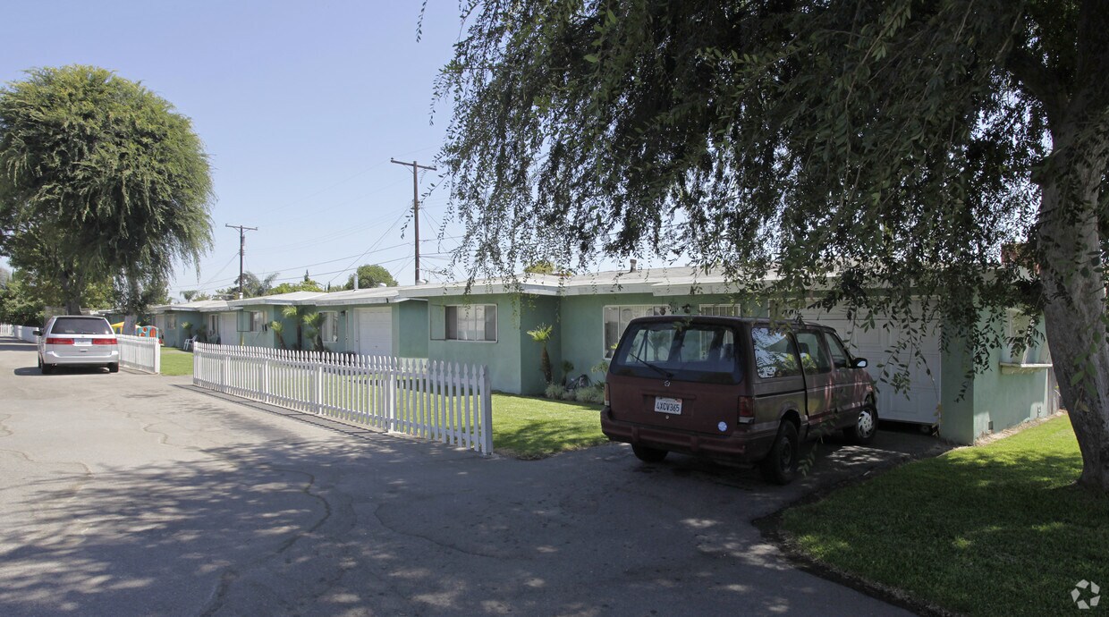 Foto del edificio - 1627 E Lincoln Ave