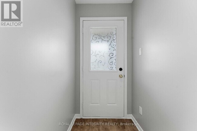 Building Photo - 314 Tivoli Private