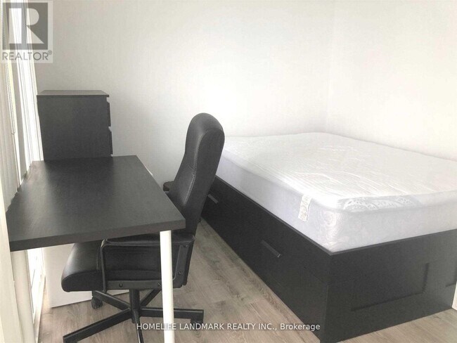 Photo du bâtiment - 42 Charles St E