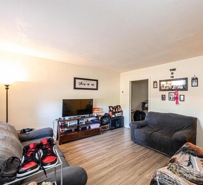 Foto del edificio - 283 15th St SE