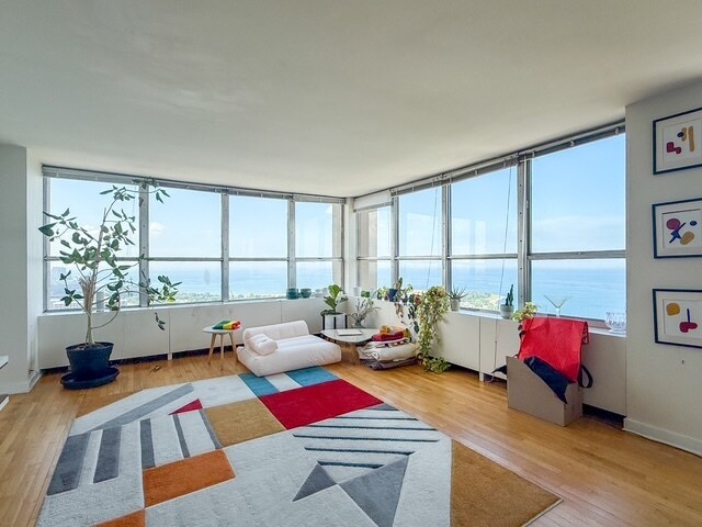 Foto del edificio - 655 W Irving Park Rd