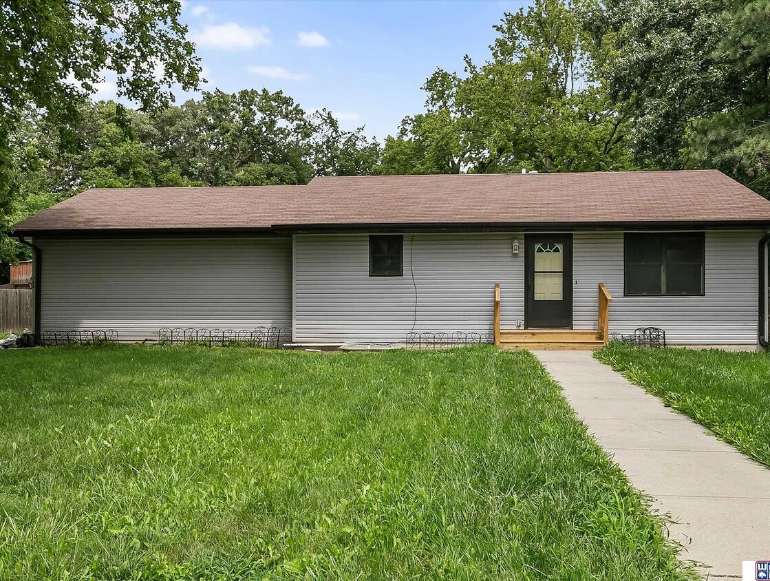 Primary Photo - 706 Old Cheney Rd