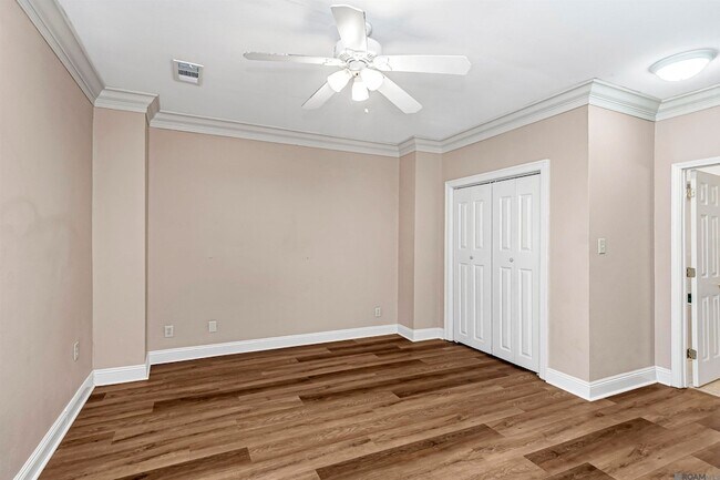 Foto del edificio - 550 S River Rd