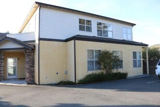 Building Photo - 3943 Walnut Dr