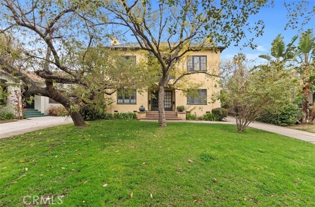 Foto principal - 743 E Villa St