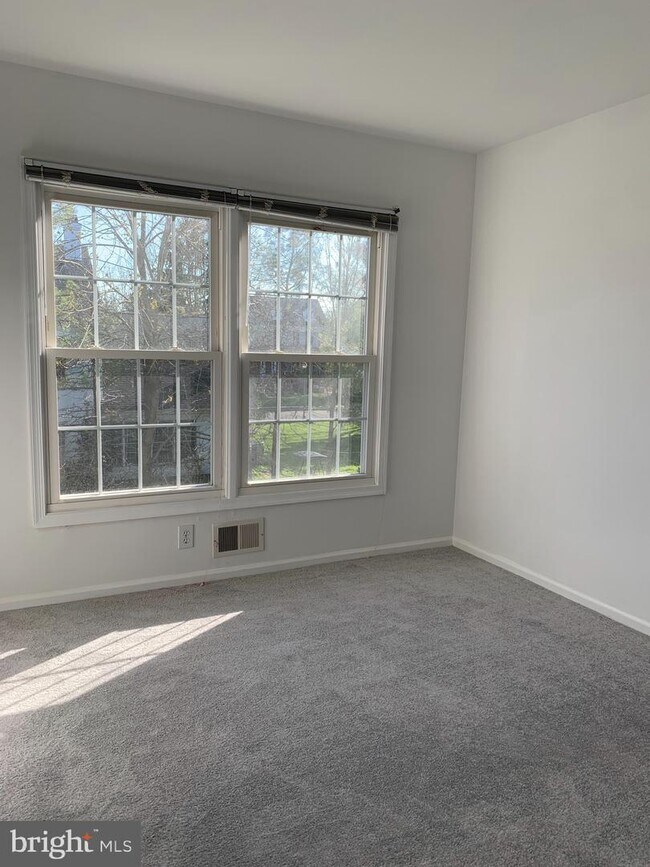 19 Chicory Ln, Pennington, NJ 08534 House Rental in Pennington, NJ