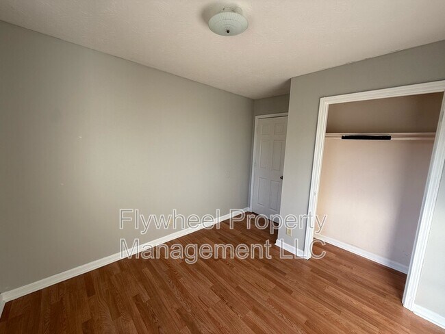 Foto del edificio - 132 N Poole St