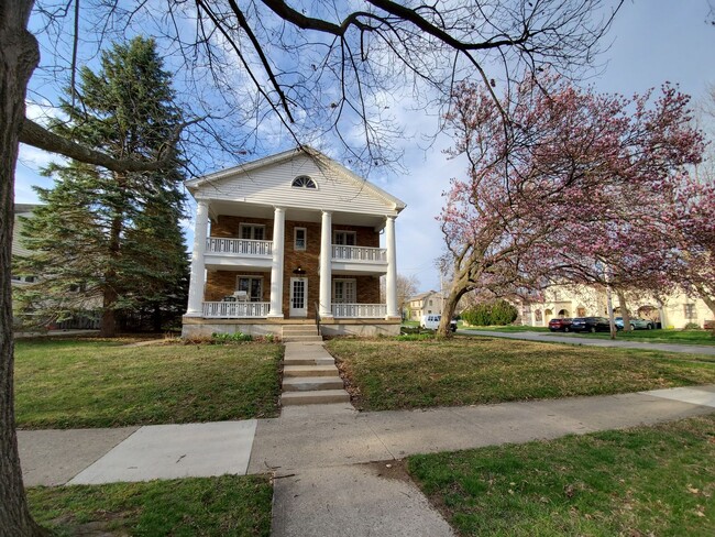 Building Photo - 259 Aberdeen Ave