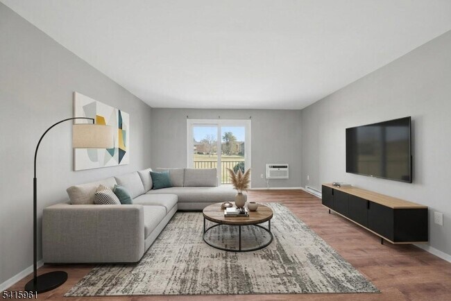 Foto del edificio - 807 Eves Dr