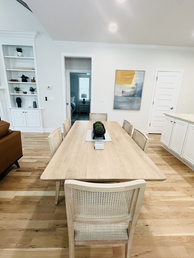 Solid oak dining table for 6 - 228 Marsh Landing Dr