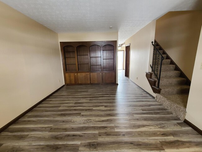 Foto del edificio - 5060 Godown Rd