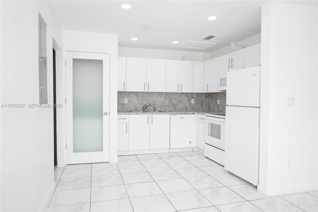 Foto del edificio - 3423 SW 3rd St