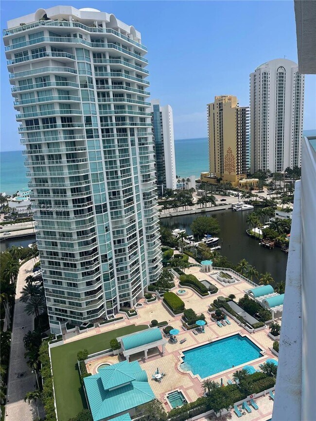 Foto del edificio - 16500 Collins Ave