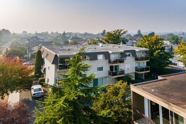 Building Photo - Graham House Apartments