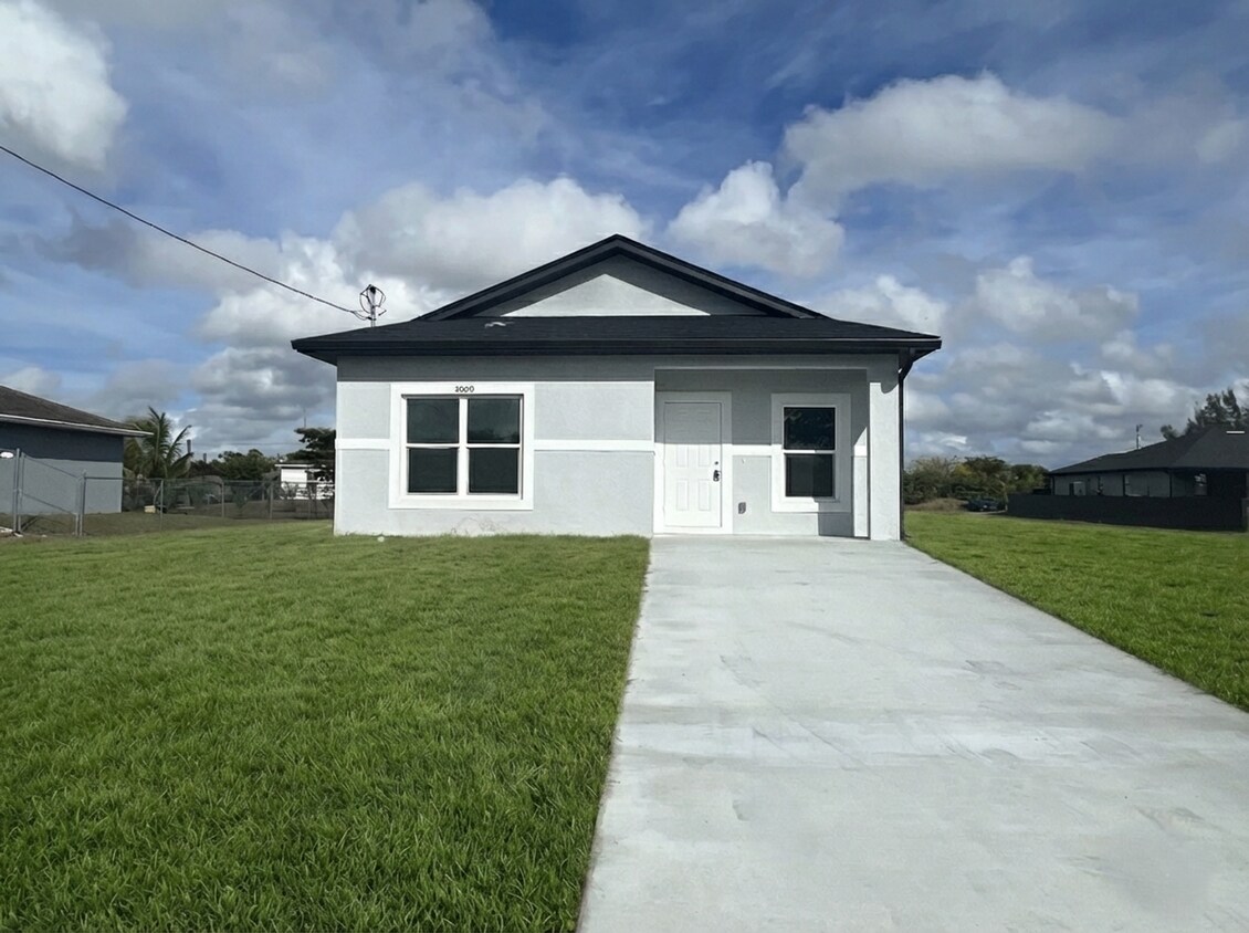 Brand new 2/2 in SW Lehigh Acres! - Brand new 2/2 in SW Lehigh Acres!